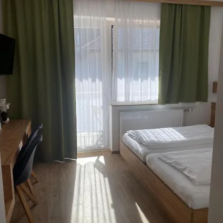 Kinzl Mit E-ladestation Πανσιόν