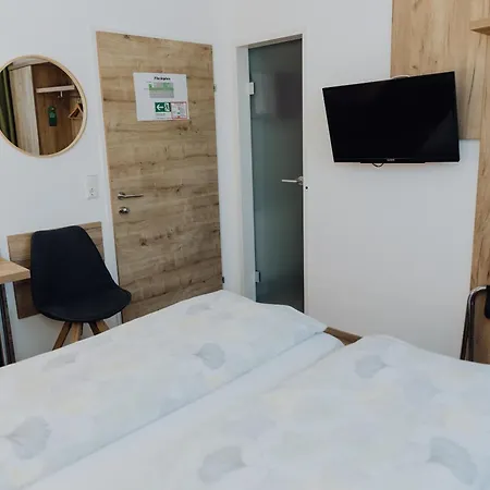 Kinzl Mit E-ladestation Πανσιόν