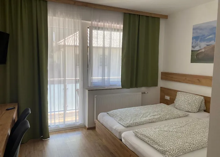 Πανσιόν Kinzl Mit E-ladestation Offenhausen