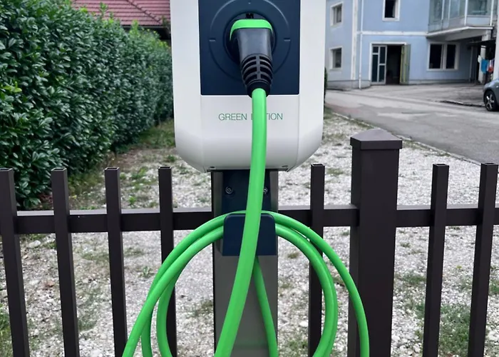 Πανσιόν Kinzl Mit E-ladestation Offenhausen