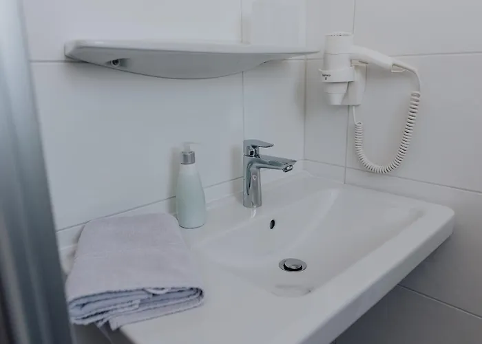 Kinzl Mit E-ladestation 3*