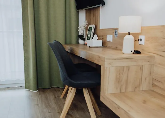 Πανσιόν Kinzl Mit E-ladestation Offenhausen