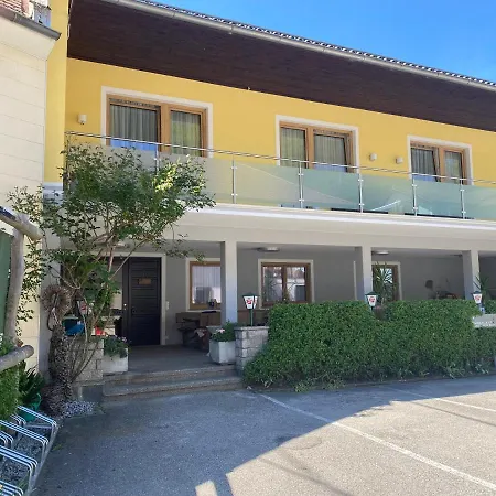 Kinzl Mit E-ladestation 3* Offenhausen