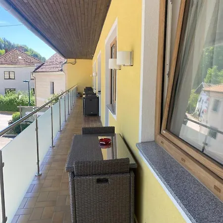 Konukevi Kinzl Mit E-ladestation Offenhausen