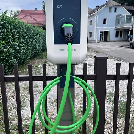 Konukevi Kinzl Mit E-ladestation Offenhausen