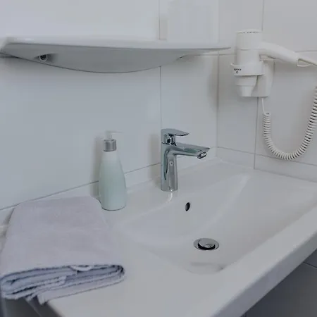 Kinzl Mit E-ladestation 3*